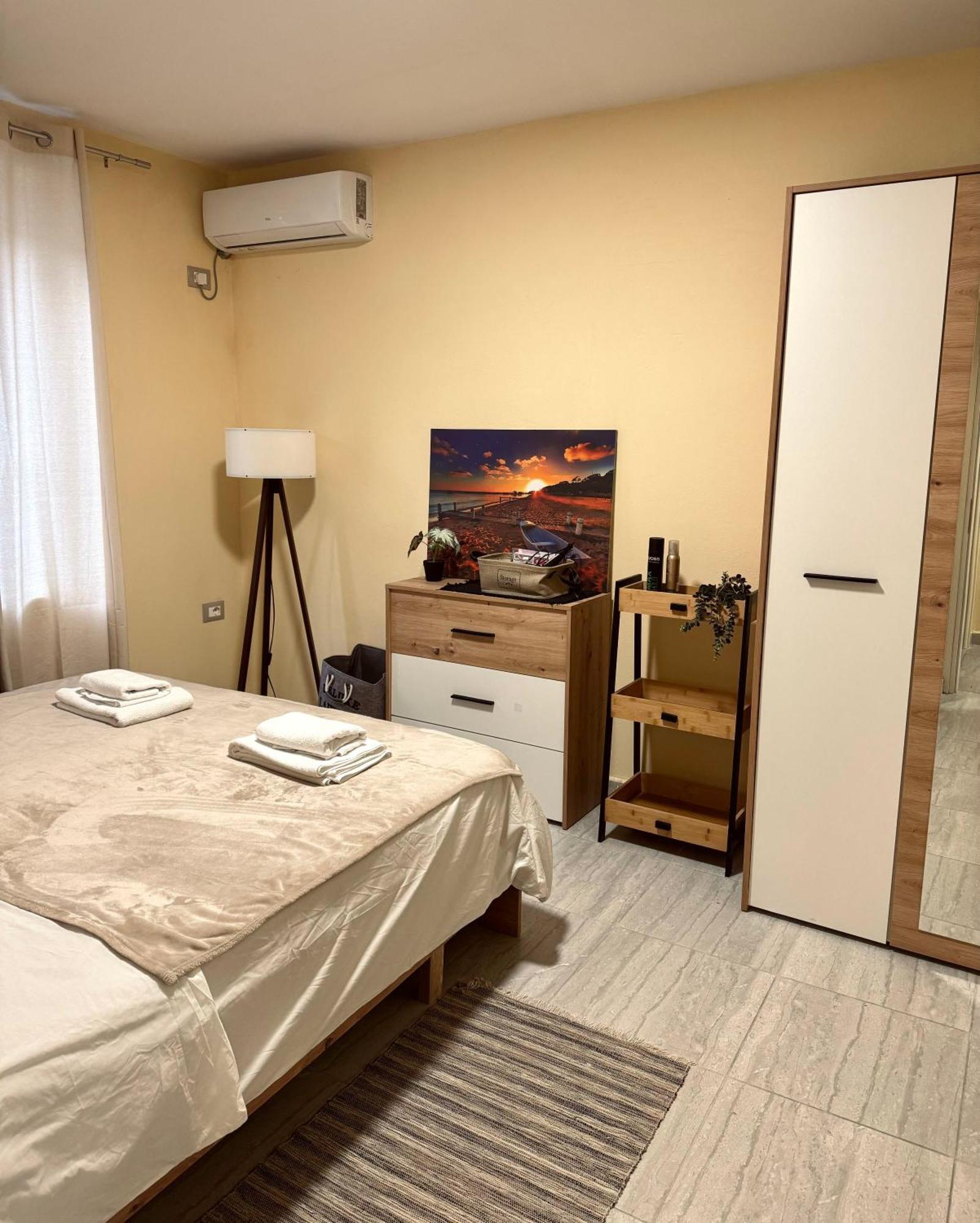 Urban Apartment In Blloku Tirana Exterior photo
